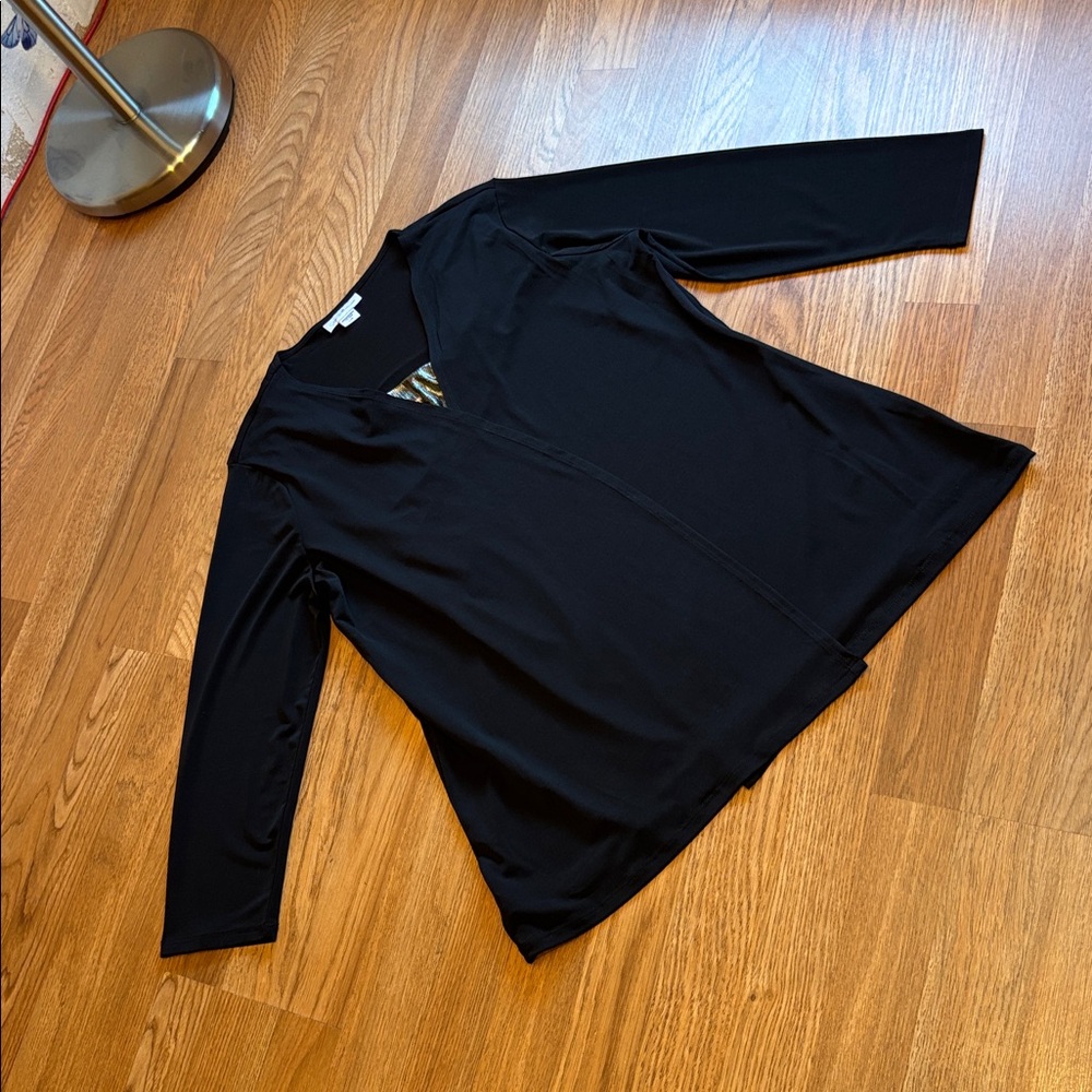 Jaclyn Smith Collection long sleeve black and gold metallic draped blouse Size L - Picture 7 of 17
